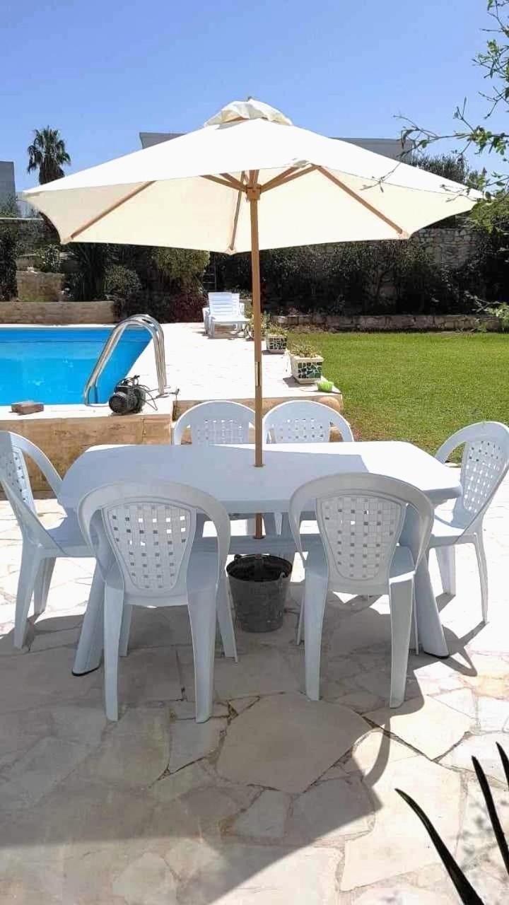 La Maison Les Pins Chambre D'Hote Chez L'Habitant La Marsa Exterior foto
