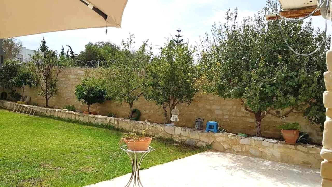 La Maison Les Pins Chambre D'Hote Chez L'Habitant La Marsa Exterior foto