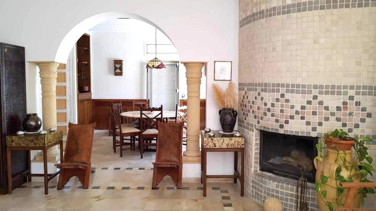 La Maison Les Pins Chambre D'Hote Chez L'Habitant La Marsa Exterior foto